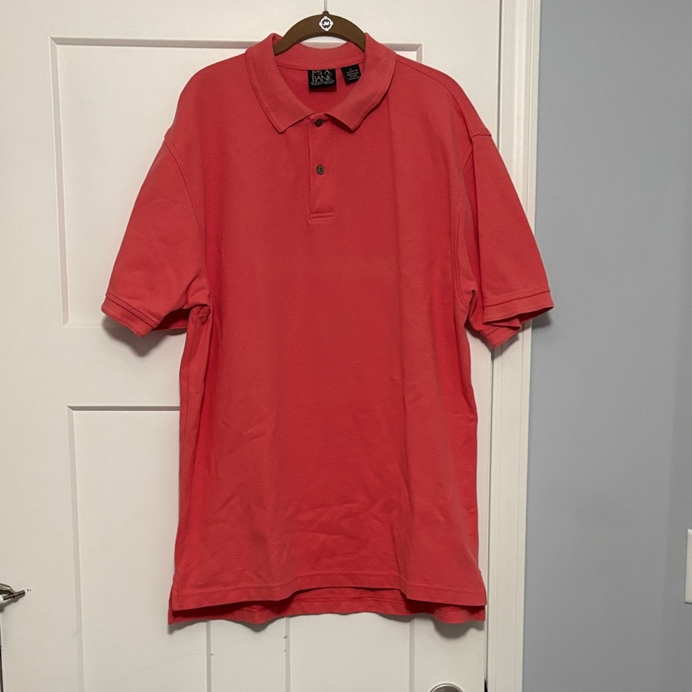 Jos A Bank Traveler’s Collection men’s cotton coral short sleeve shirt